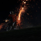 Motorrad mit Feuerwerk_jpg-1361780240