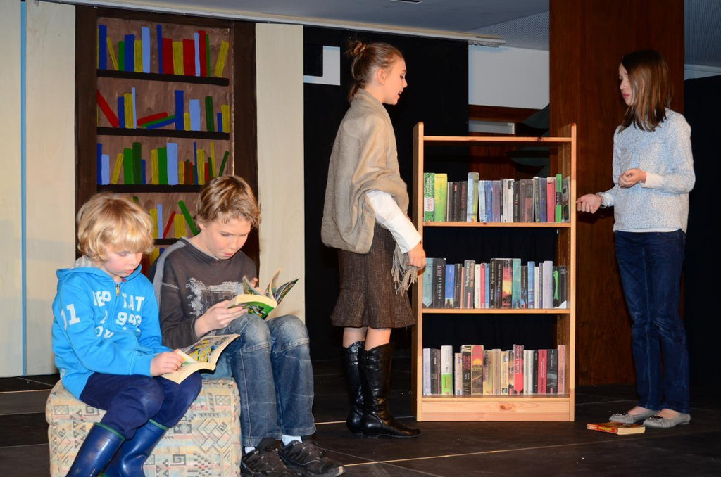 Theater25.JPG