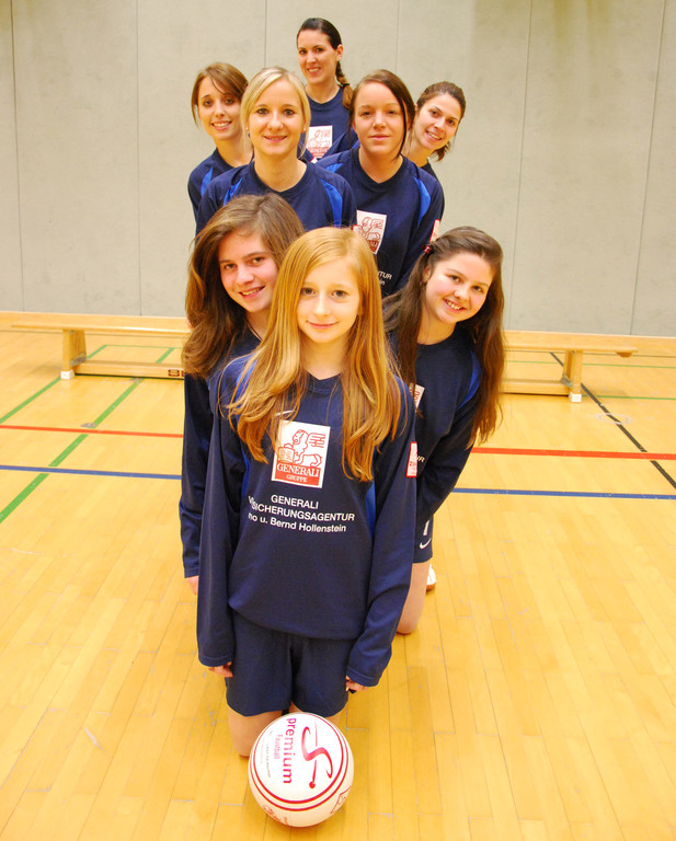 Faustball hoch_jpg-1362419170