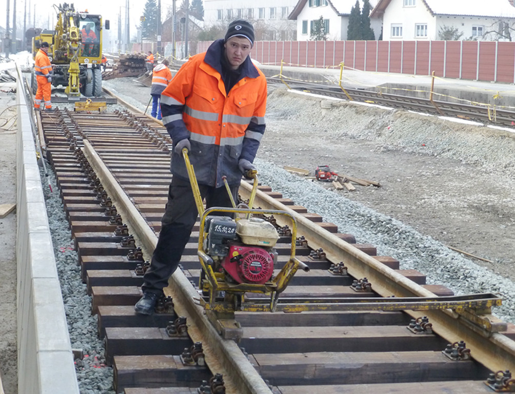Bahnhof4Geleise __jpg-1362440233