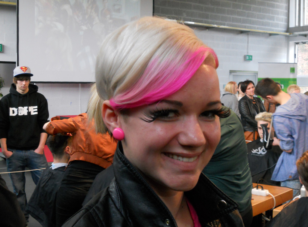 Haarwerk 042 Modell Olivia Graf.JPG