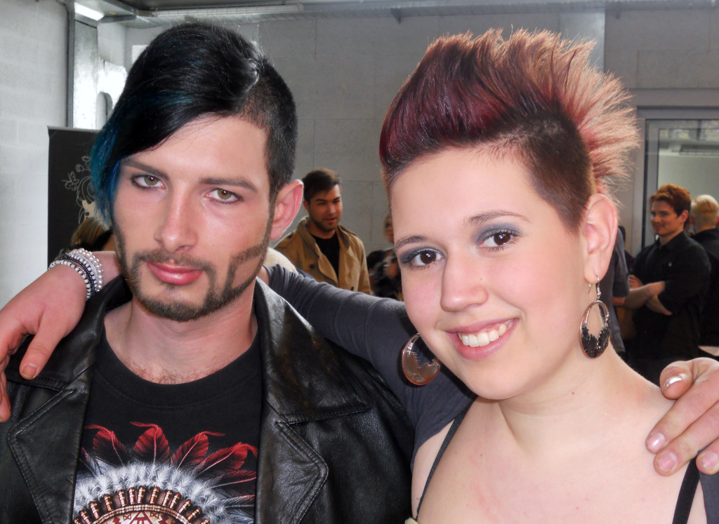 Haarwerk 004 Sandra Marte mit Modell Kevin R__ck.JPG