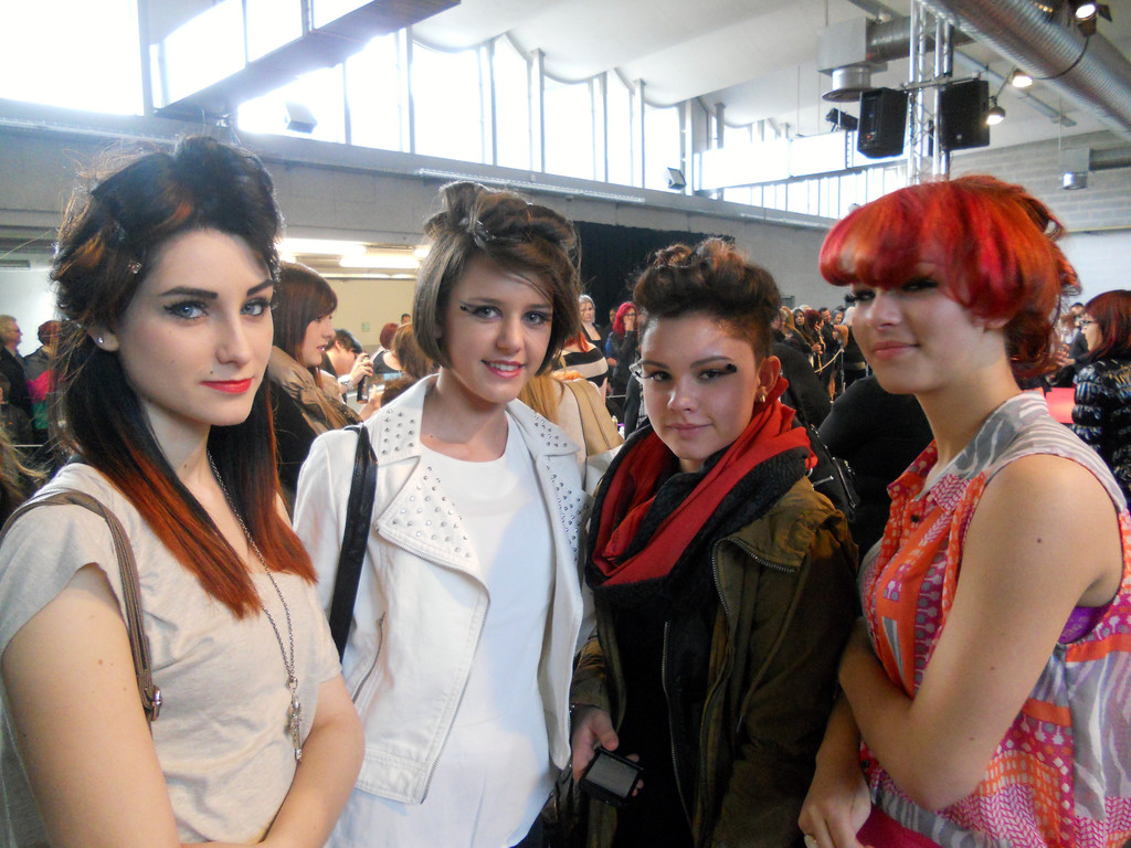 Haarwerk 049 Frisurenmodelle Daniela_ Sophia_ Theresa und Teresa.JPG