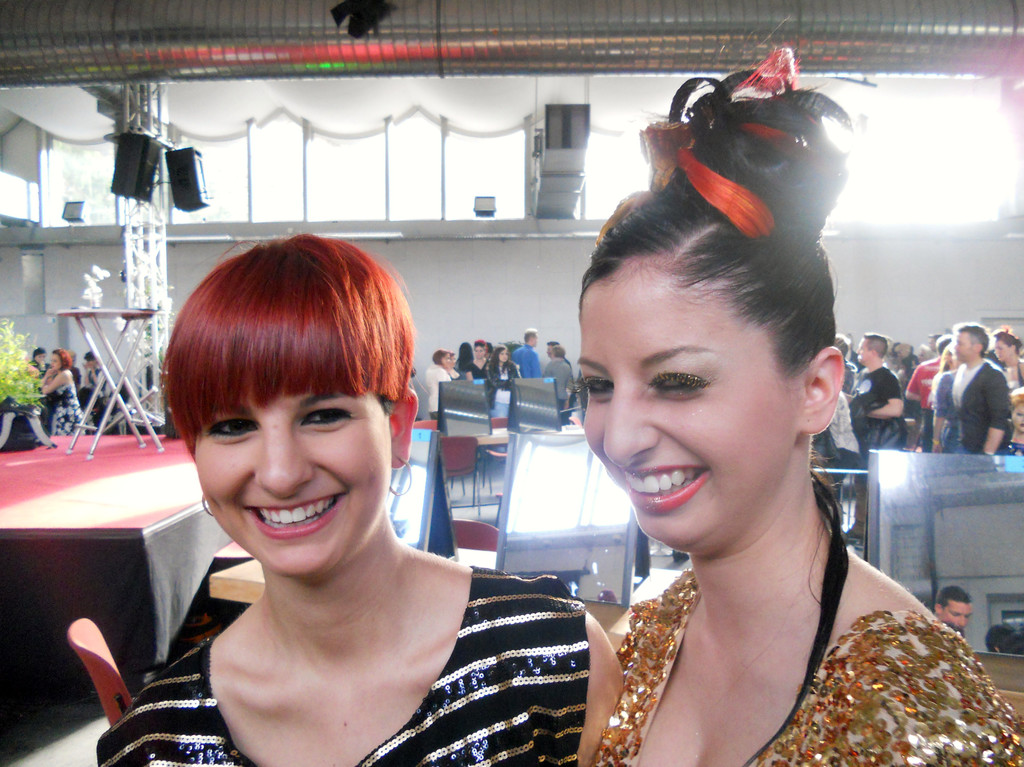 Haarwerk 2 047 Jenny und Sabine Egender.JPG