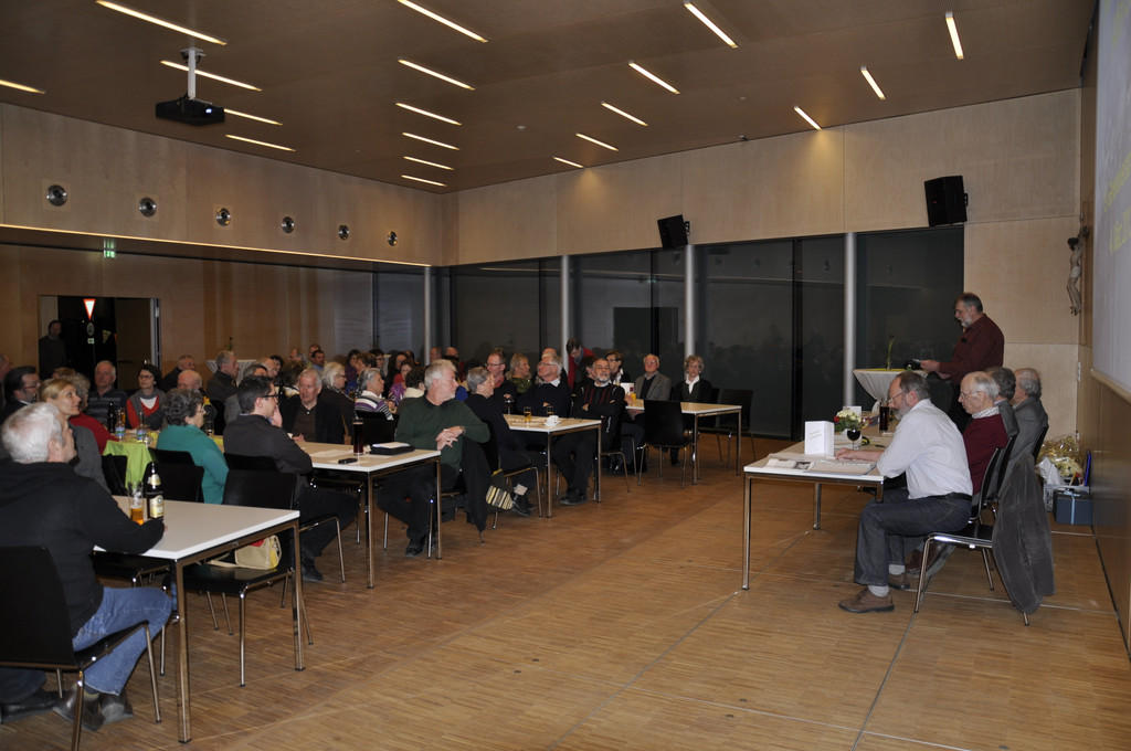 01 JHV im neuen Pfarrzentrum.JPG