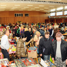 Flohmarkt der Frauenbewegung Höchst
