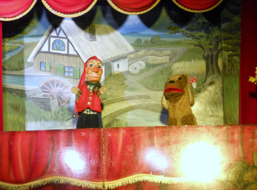 14 Kasperl und sein Hund Wuschel.JPG