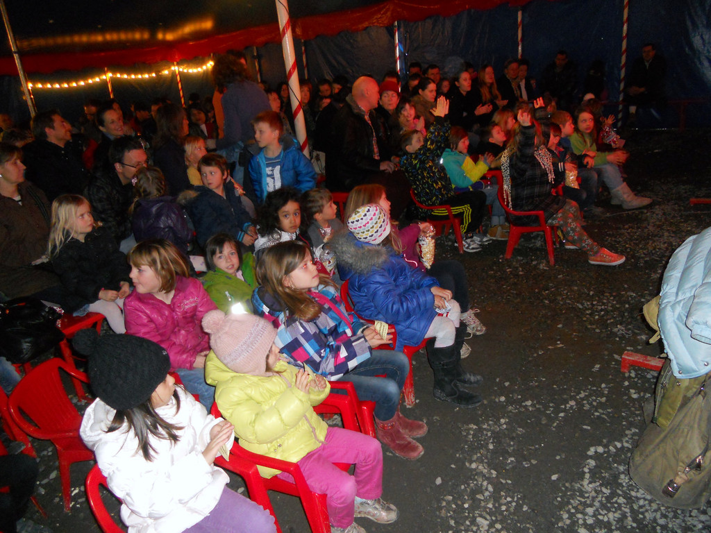 16 Gut gef__lltes Zelt.JPG