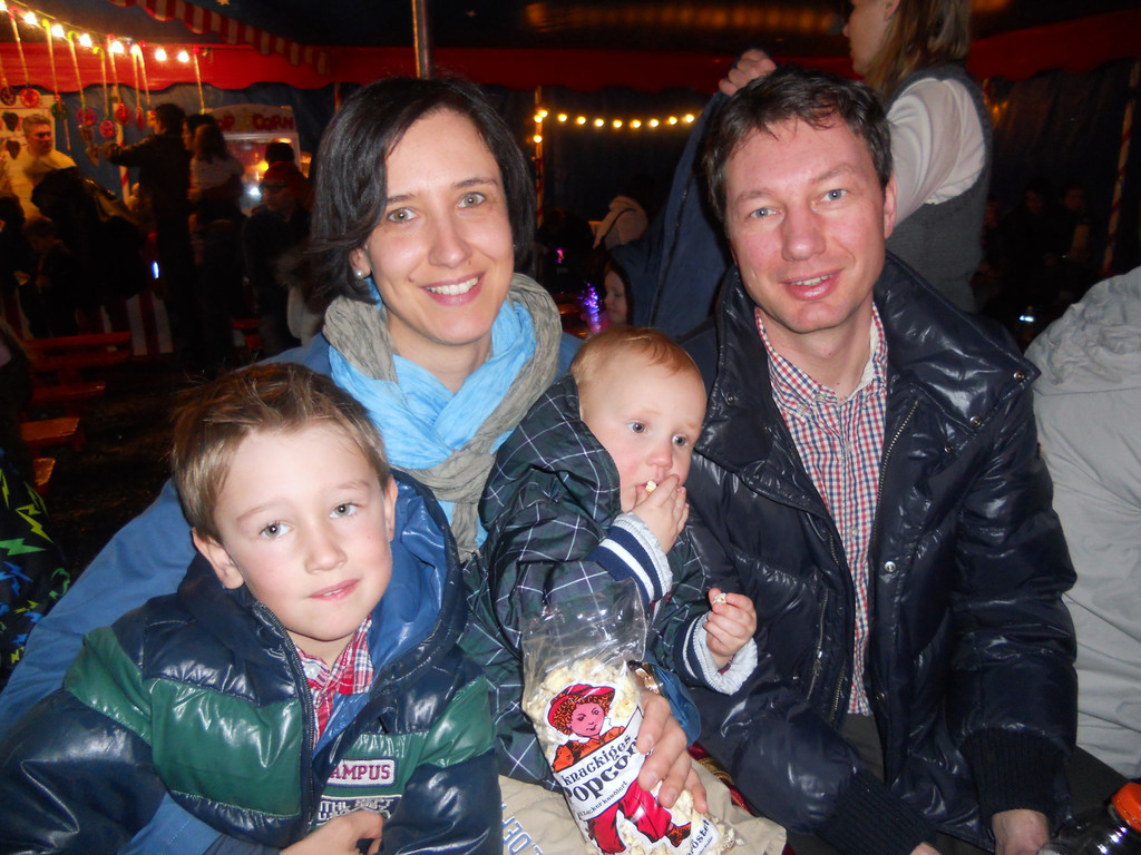 44 Maximilian _4_ und Tobias _1_5_ und Eltern.JPG