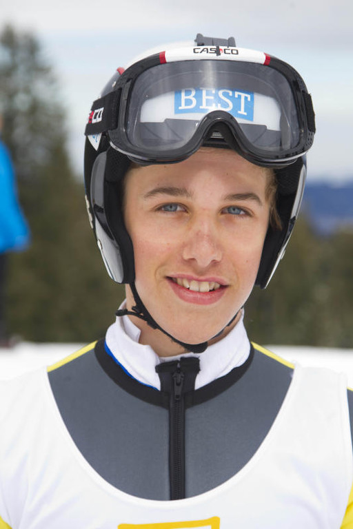 file698ywzfh37cow8khip9_jpg-1363607167