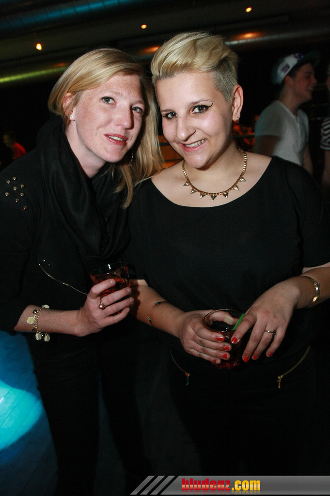 12712010.jpg