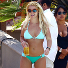 britney-spears-pool-4.jpg
