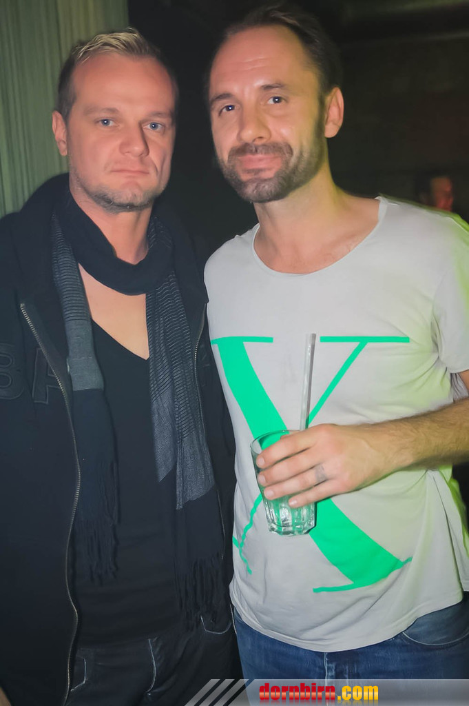 8965158.jpg