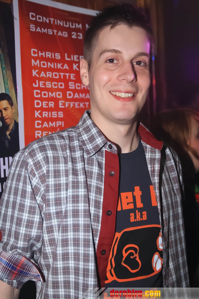 8964994.jpg