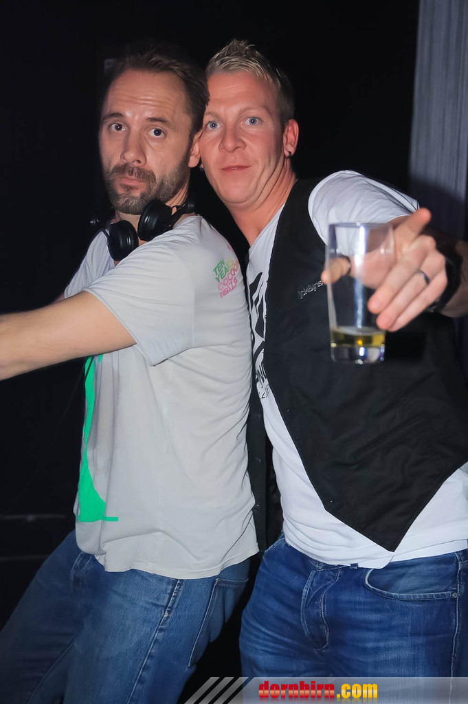 8964989.jpg