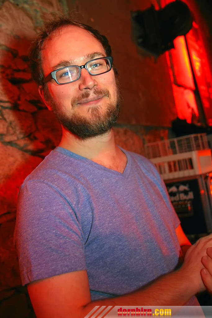 12729847.jpg