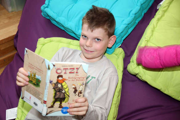 Symbolfoto Lesetag und B__cherei Volksschule Bludenz Mitte M__rz 2013 1_jpg-1364738923