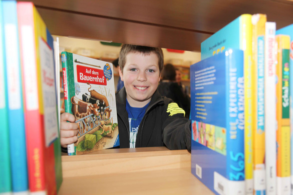 Symbolfoto Lesetag und B__cherei Volksschule Bludenz Mitte M__rz 2013 2_jpg-1364738929