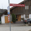 Albert-Lortzing-Straße, Adlergasse und Alte Erlosenstraße