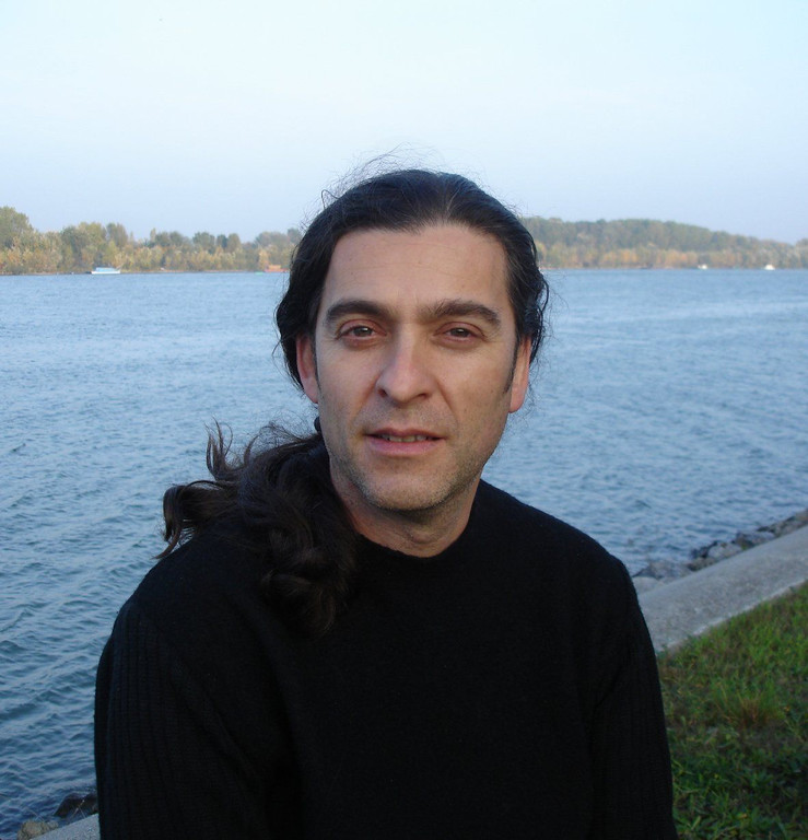 portrait03.jpg