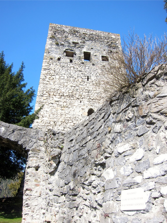 KOE_Tostner Burg08_jpg-1364932449