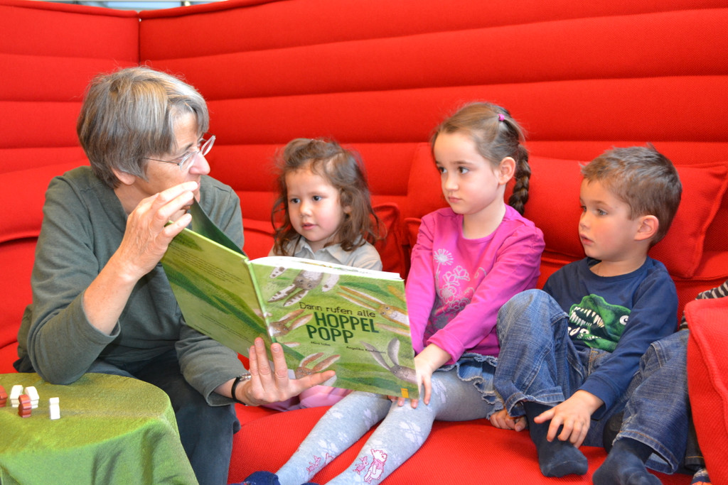 10 Barbara Kofler mit Nora _3__ Nina _5_ und Max _4_.JPG