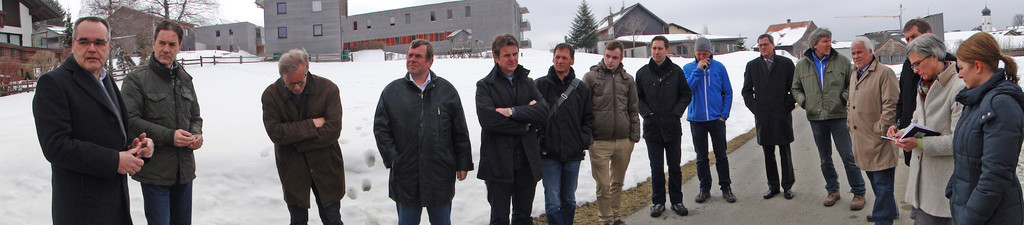 Dorfhus_Spatenstich3_4_13_est-06.JPG