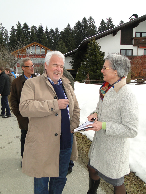 Dorfhus_Spatenstich3_4_13_est-18.JPG