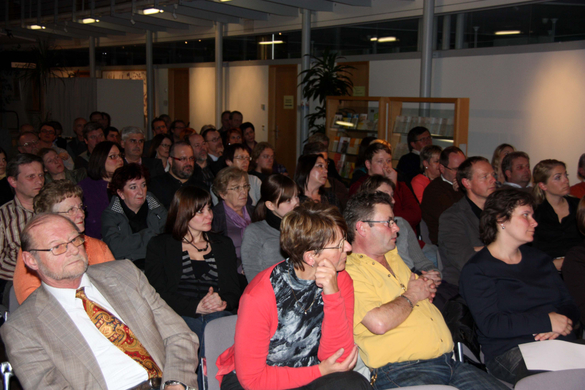 Diskussion Saal_jpg-1267115802