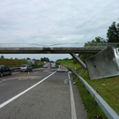 Sattelschlepper gegen Autobahnbrücke in Winkeln (CH) 