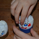 06 F__lle Watte in die Eierschalen.JPG