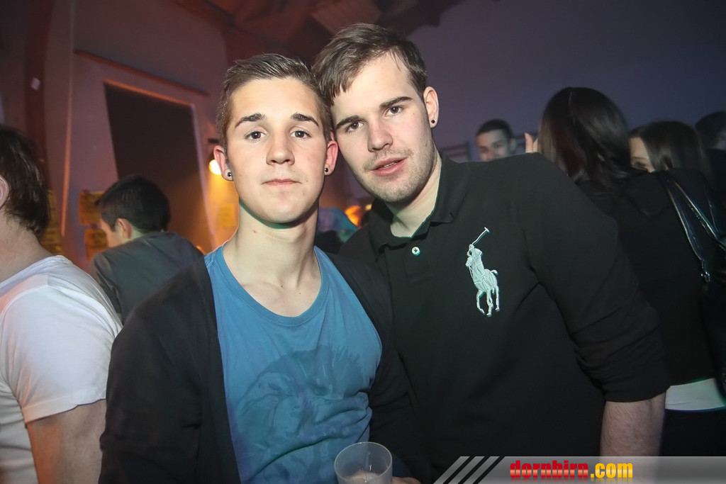 12763481.jpg