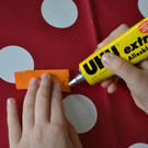 14 Streiche etwas Klebstoff ans Ende des zugeklappten kleineren F__chers___.JPG