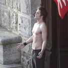 robert_pattinson_shirtless_00.jpg