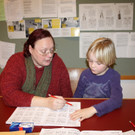 Bilder vom Schach-Training für Volksschüler mit Helene Mira und Hans Rigg