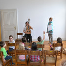 28 Kinder erfahren Wissenswertes __ber die Gitarre.JPG