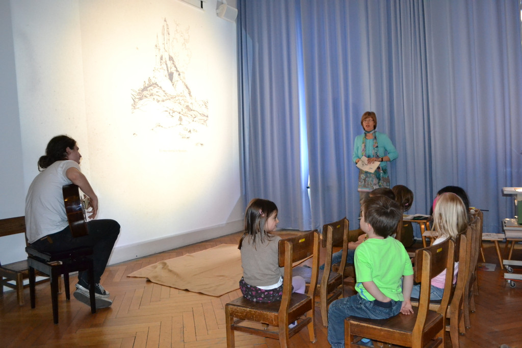32 Kinovorf__hrung mit Instrumentalbegleitung.JPG