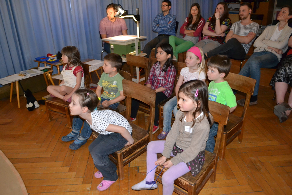 33 Das Bilder-Kino begeistert.JPG