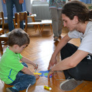 41 Leonard _4_ und Thomas basteln eine Gitarre.JPG