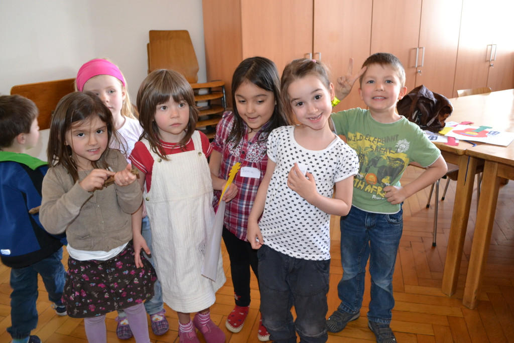 52 Johanna _4__ Aurelia _6__ Elli-Marie _5__ Deniz _6__ Nina _5_ und Michael _6_.JPG