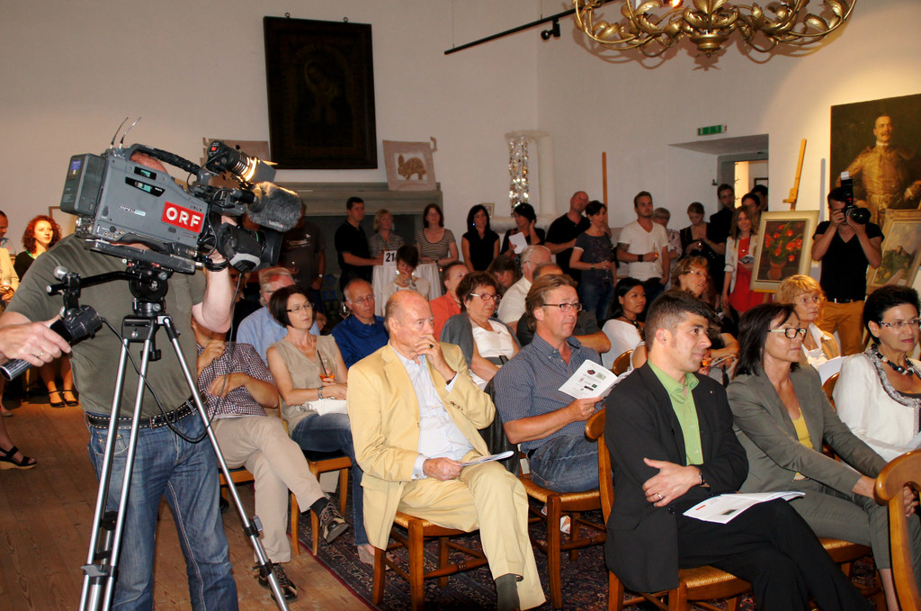 OP Palast 11 Versteigerung.JPG