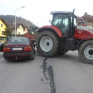 Schwerer Unfall: Traktor crasht im Bezirk Neunkirchen in Pkw