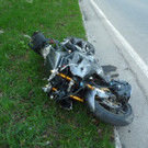 B305: Biker schwer verletzt