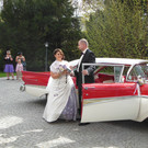 Im Oldtimer kam das Hochzeitspaar.JPG