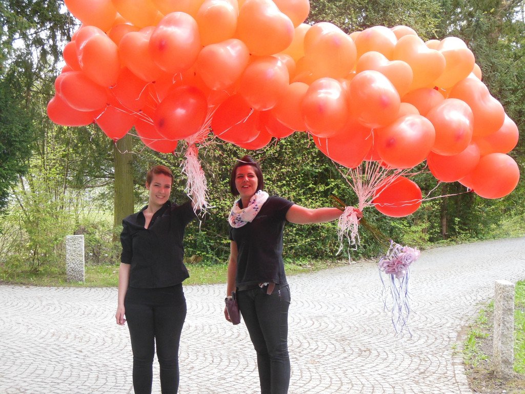 Die Hochzeitsfeen erf__llten die W__nsche der Braut.JPG