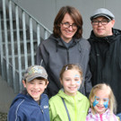 Tristan_ Leonie_ Madeline_ Davina und Armin beim Kinderflohmarkt_JPG-1367155123