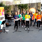 Wochenmarkt und Waka Waka