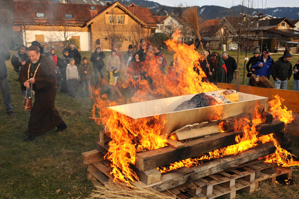 Hexenverbrennung265.JPG