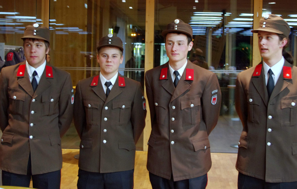 OF 1Die angelobten Wehrm__nner Sebastian Burtscher_ Daniel Metzler_ Clemens Kronabitter u_ Florian K__ng_001.JPG