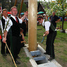 normal_01052013fmt_maibaumstehtels_ta_005.JPG